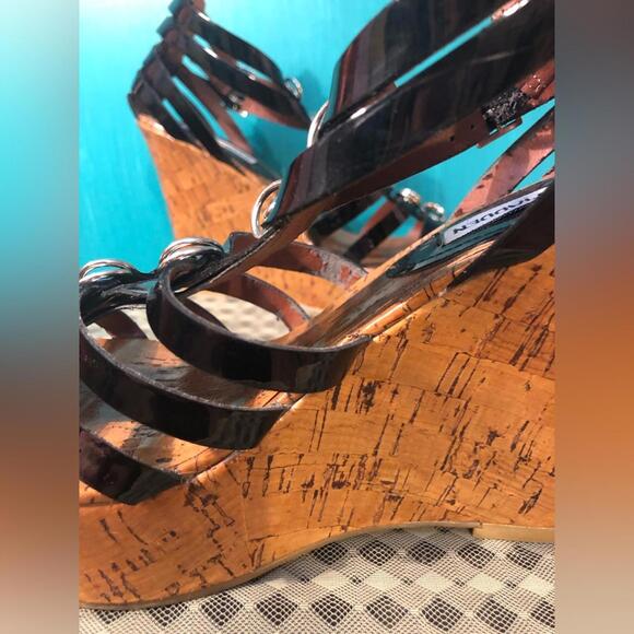 8.5 Steve Madden Black Gladiator Metal Loop Wedge Heels - Picture 8 of 9